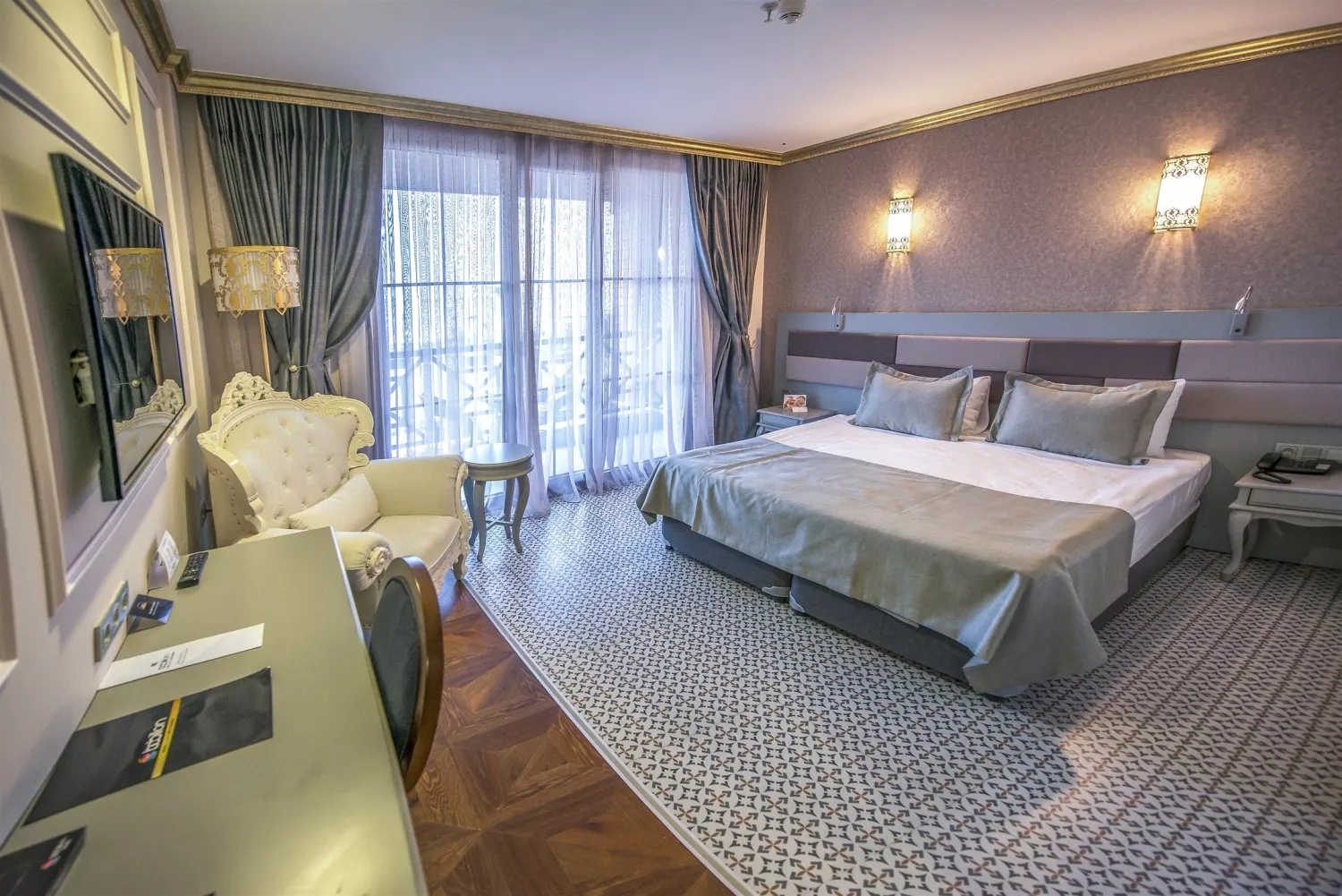 BABILLON HOTEL