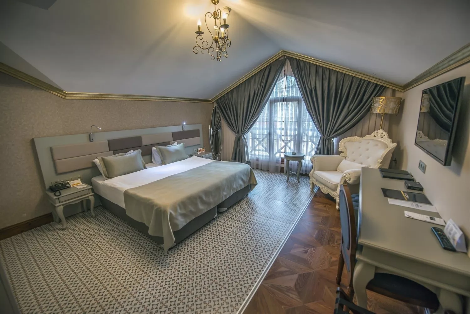 BABILLON HOTEL