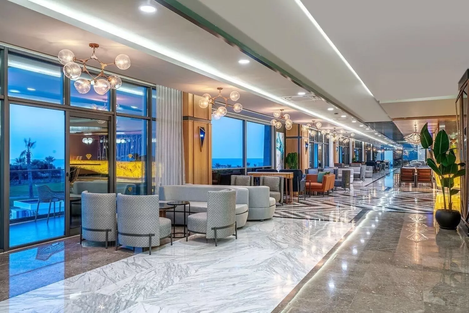 DIAMOND DE LUXE HOTEL