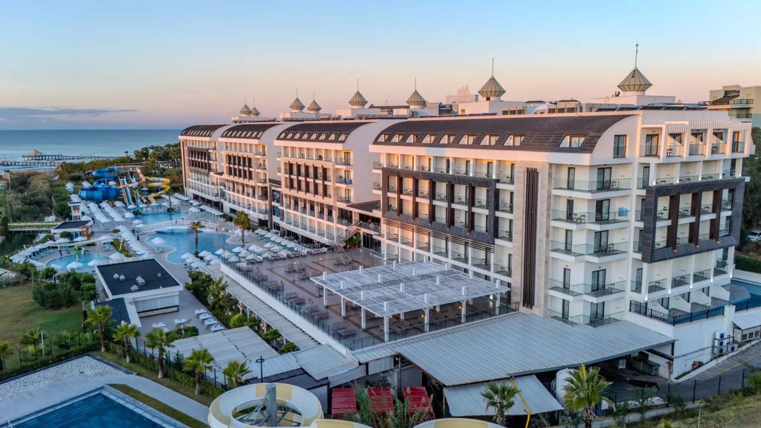 DIAMOND DE LUXE HOTEL