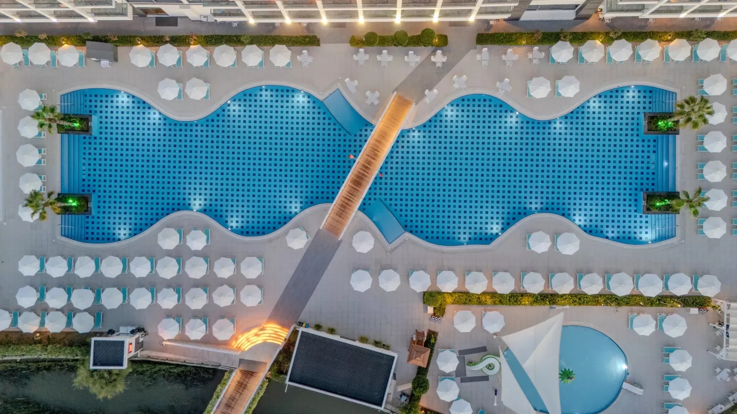 DIAMOND DE LUXE HOTEL